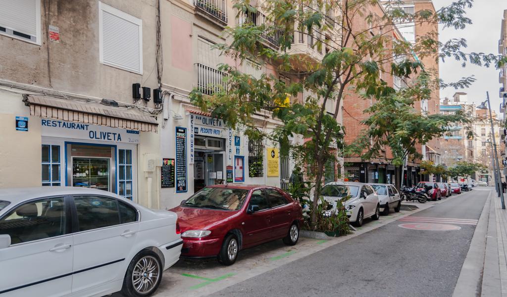 برشلونة Hostal Oliveta المظهر الخارجي الصورة